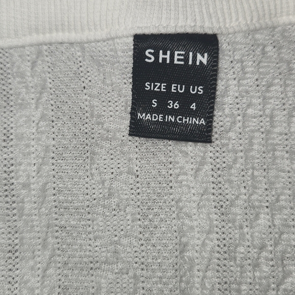 SOLD SHE IN Cream Colored Collared Sleeveless Top - Super Stretchy - Picture 2 of 6